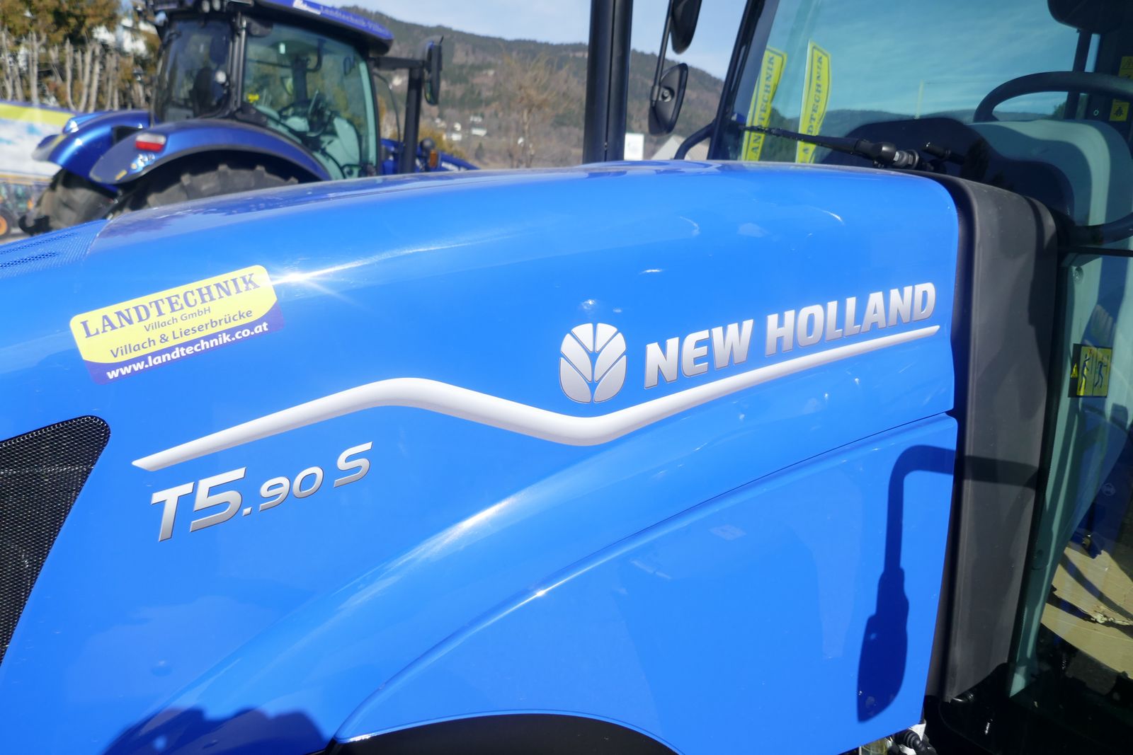 New Holland T5.90S Synchro Shuttle 2