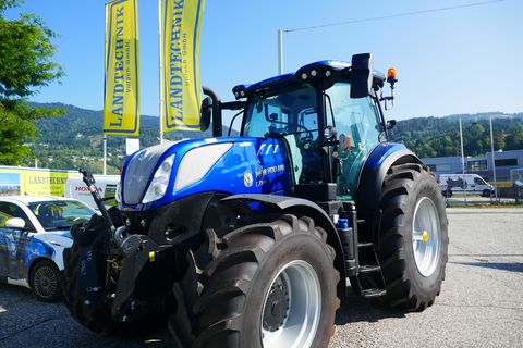 New Holland T7.230 Auto Command SideWinder II (Stage V)