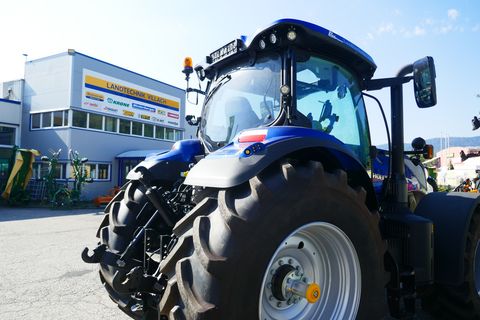 New Holland T7.230 Auto Command SideWinder II (Stage V)