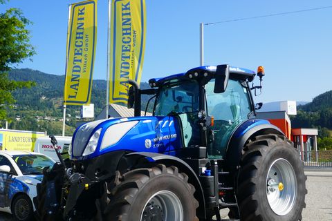 New Holland T7.230 Auto Command SideWinder II (Stage V)