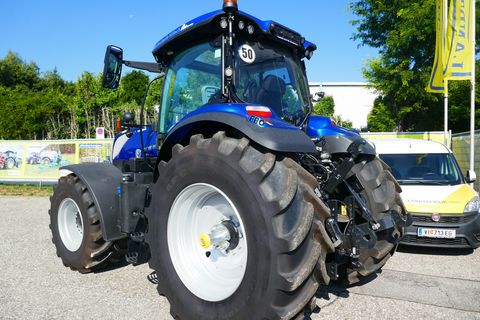 New Holland T7.230 Auto Command SideWinder II (Stage V)