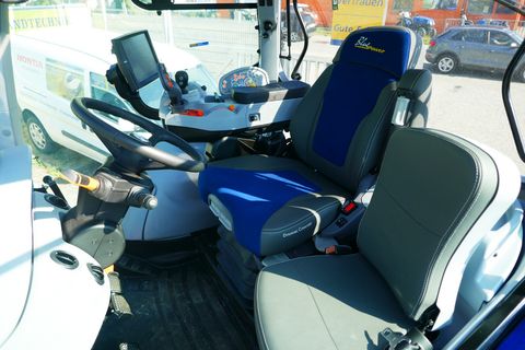 New Holland T7.230 Auto Command SideWinder II (Stage V)