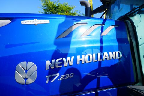 New Holland T7.230 Auto Command SideWinder II (Stage V)