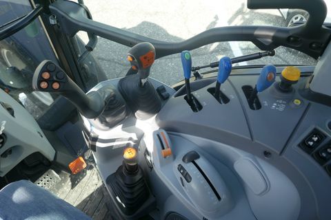 New Holland T5.90 Utility Dual Command