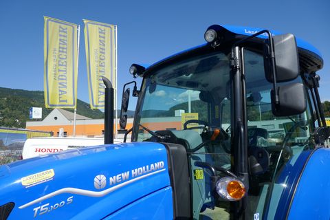 New Holland T5.100S Powershuttle