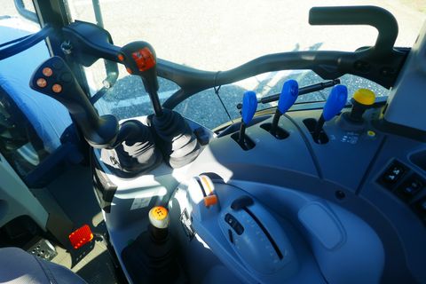 New Holland T5.90 Utility Dual Command
