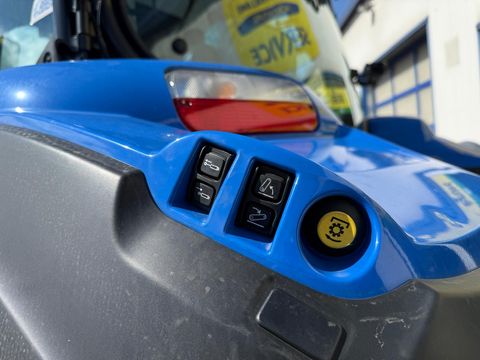 New Holland T5.120 Auto Command (Stage V)