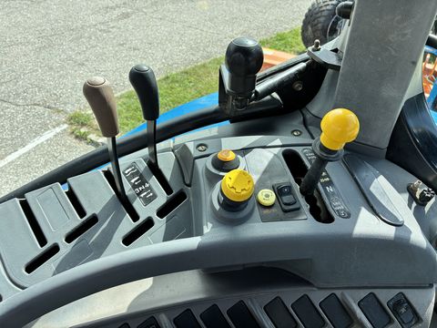 New Holland TS115A