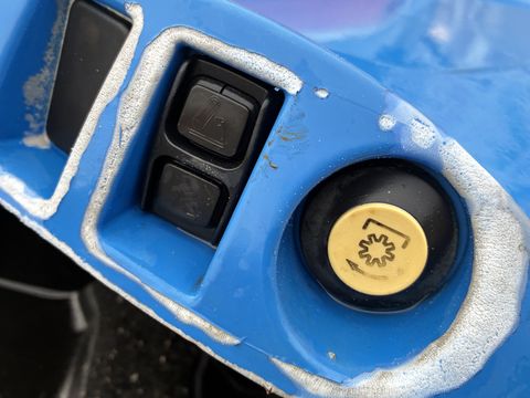 New Holland T6020 Delta