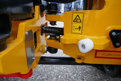 JCB 403 Agri Plus