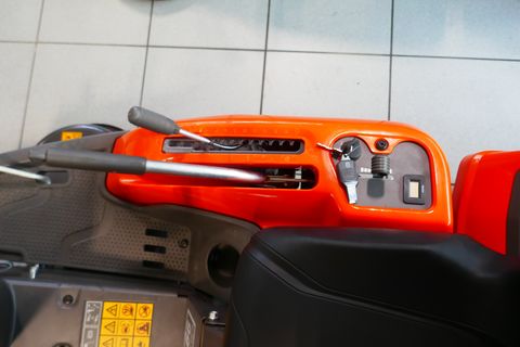 Husqvarna R 214 C