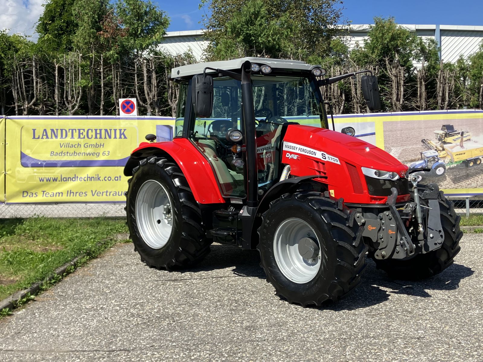 Massey Ferguson MF 5709 S Efficient 2