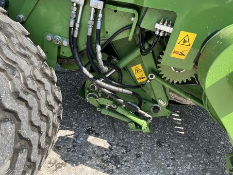 Krone Comprima   V 150 XC