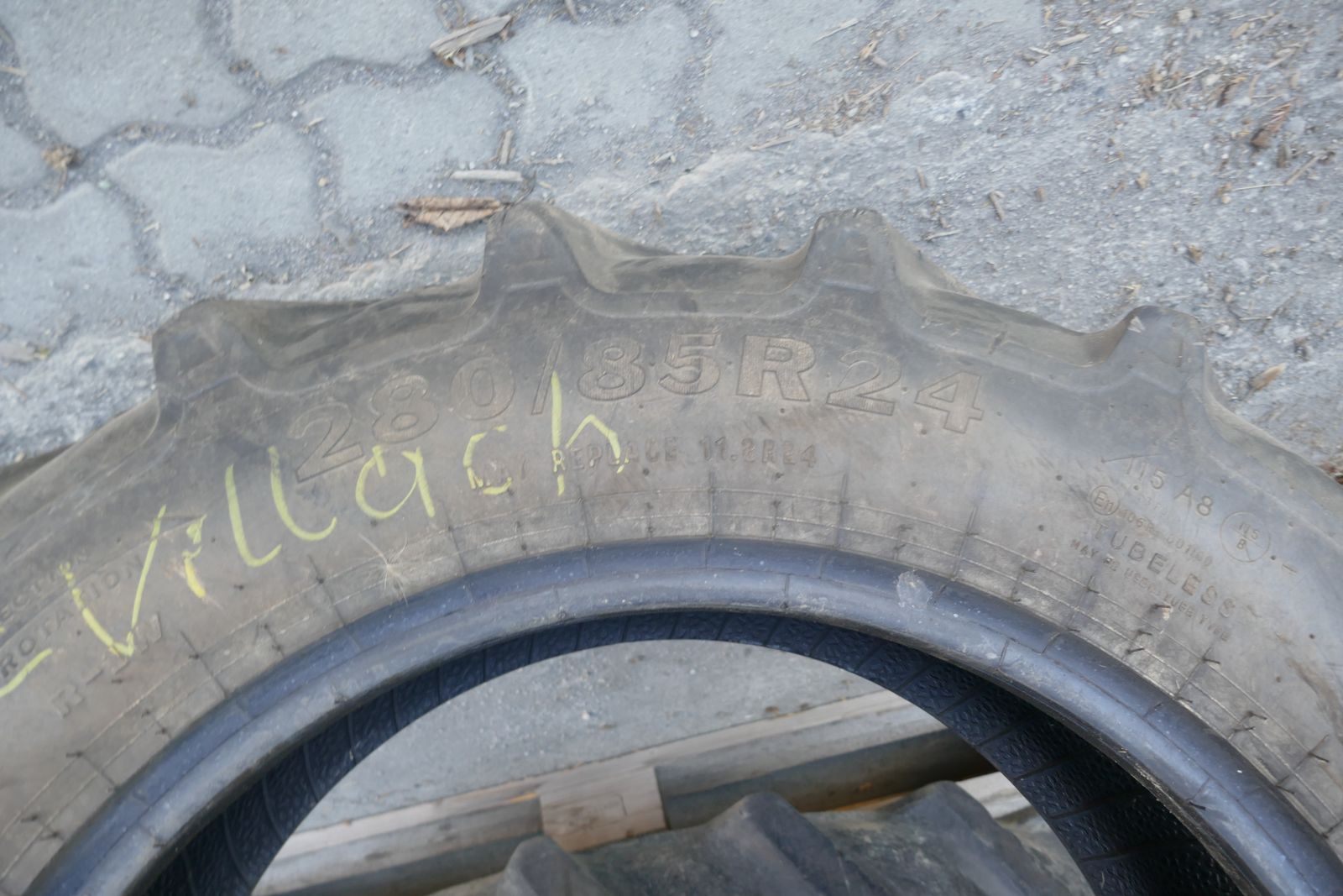 Alliance 280/85R24 2