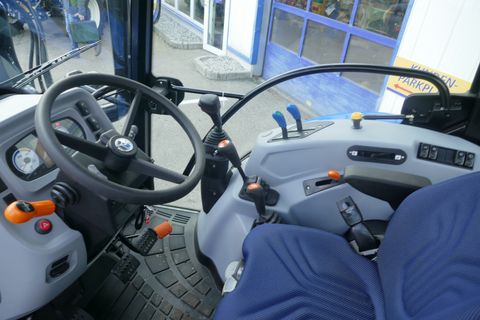 New Holland T5.90S Powershuttle