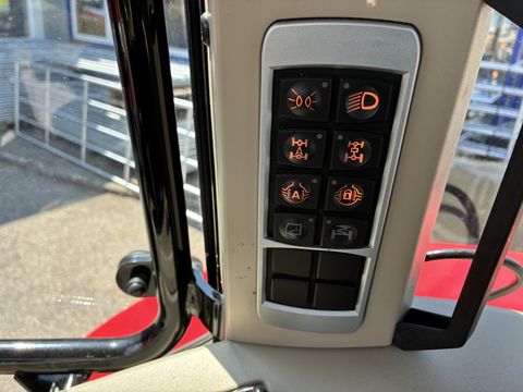 Massey Ferguson MF 5709 Dyna-4