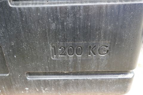 New Holland 1200 kg