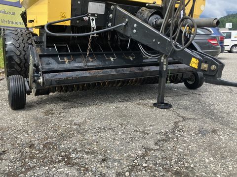 New Holland BR 6090
