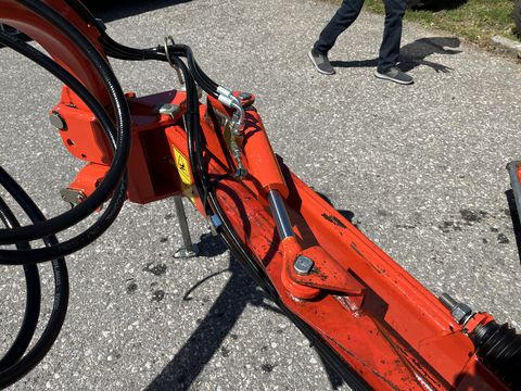 Kuhn TB 211