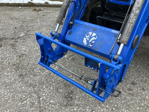 New Holland T5040
