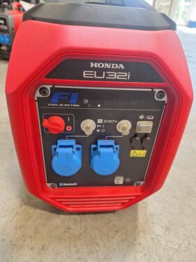Honda EU 32i
