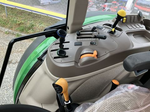 John Deere 5090M