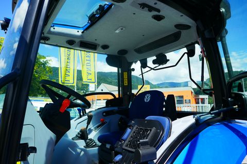 New Holland T5.90S Synchro Shuttle