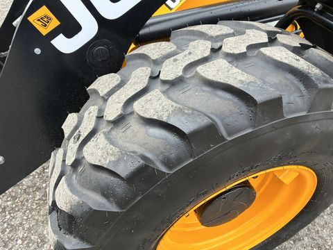 JCB 409 Agri