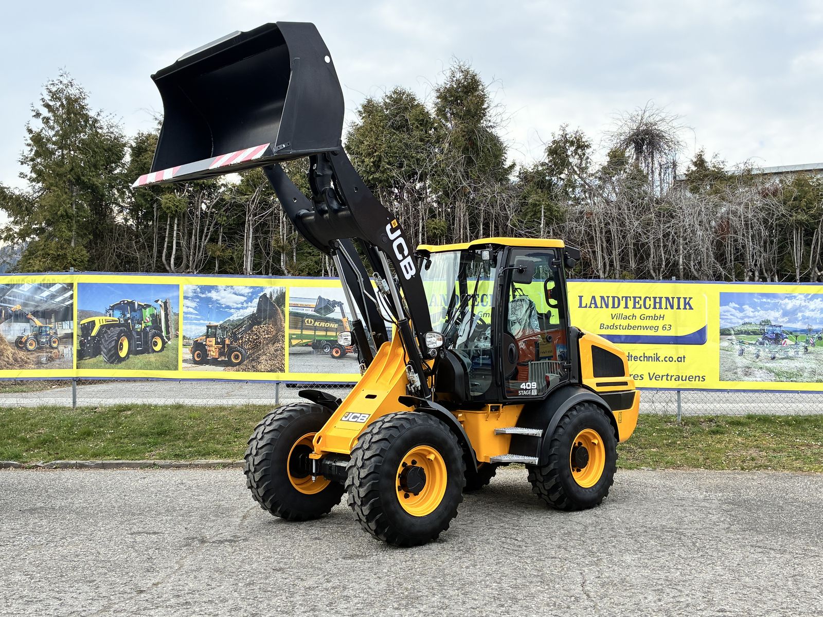JCB 409 Agri Kompaktradlader 3