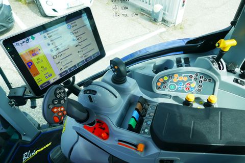 New Holland T5.140 Auto Command (Stage V)