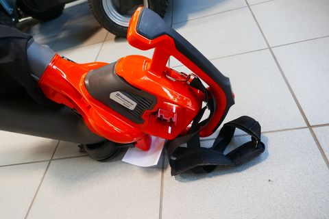 Husqvarna Akku Blas- und Sauggerät 120iBV-Set