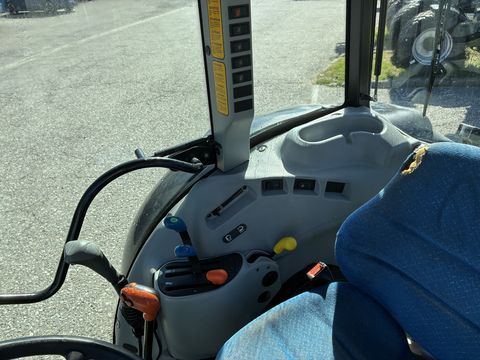 New Holland T4030 DeLuxe