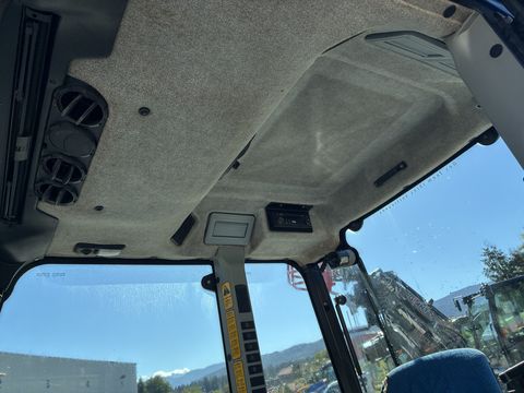 New Holland T4030 DeLuxe