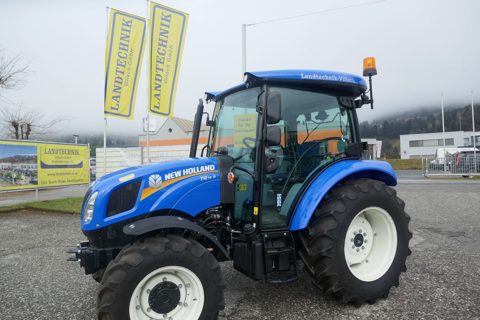 New Holland T4.75S 1