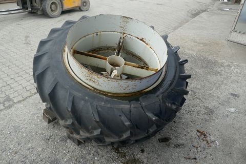 Trinker 12.4-32 Zwillingräder