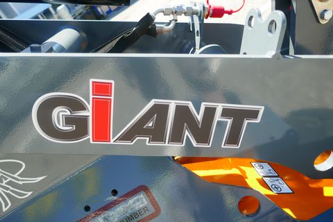 Giant G 1100 