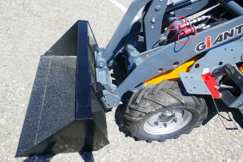Giant G 1100 