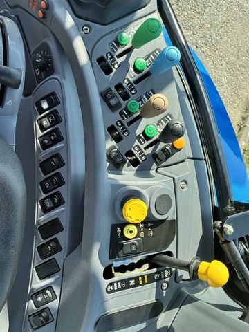 New Holland TS110A Plus