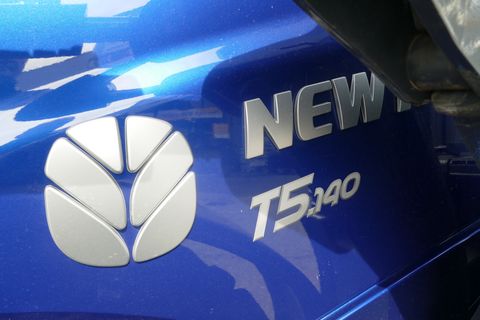 New Holland T5.140 Auto Command (Stage V)