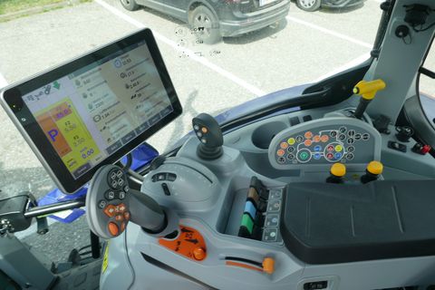 New Holland T5.140 Auto Command (Stage V)