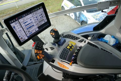 New Holland T7.245 PLM Auto Command