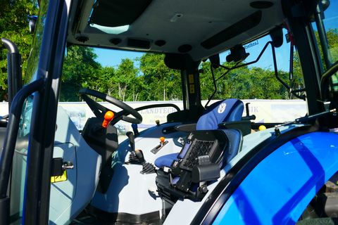 New Holland T5.90S Powershuttle