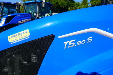 New Holland T5.90S Powershuttle