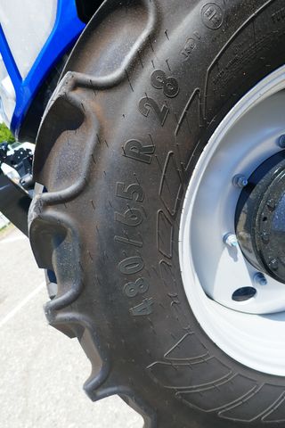 New Holland T6.145 Auto Command (Stage V)