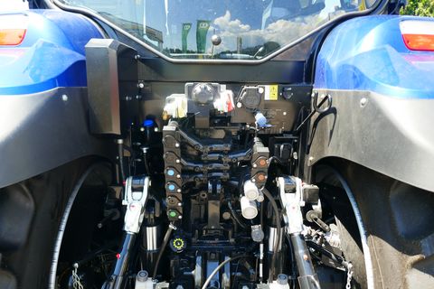 New Holland T6.145 Auto Command (Stage V)