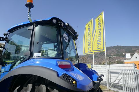 New Holland T5.100 Electro Command (IntelliShift)
