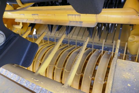 New Holland Roll Belt 150 CC