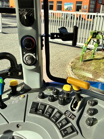 New Holland T 5.95