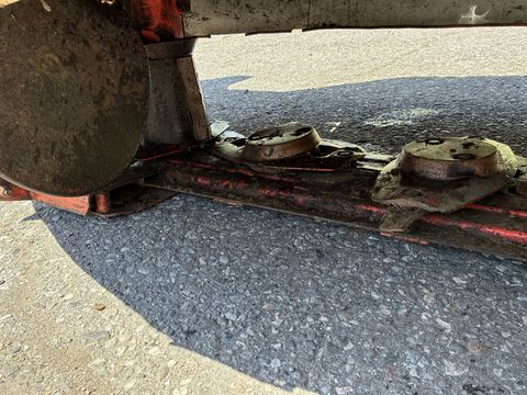 Kuhn GMD 602 lift control