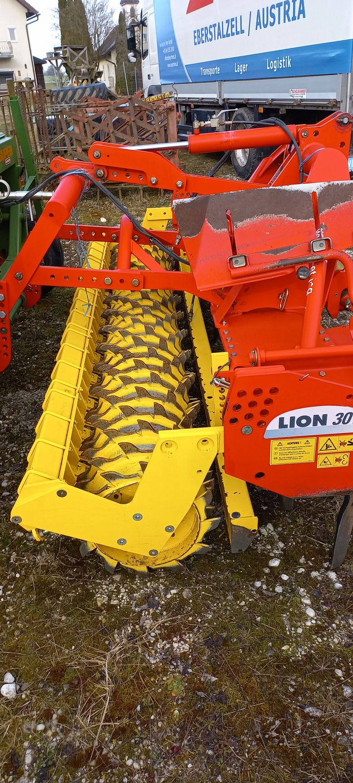 Amazone Amazone D8-30Super mit Lion 301 2